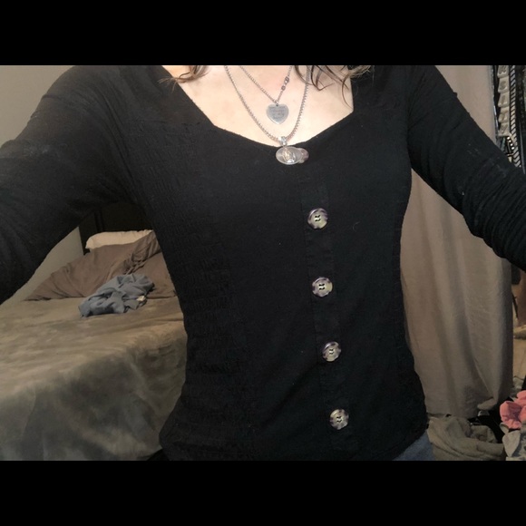 basic tight black shirt - Picture 2 of 2